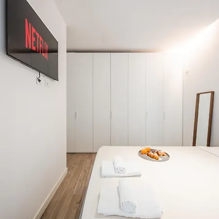 Moderno Con Terrazza & Palestra * Milánó